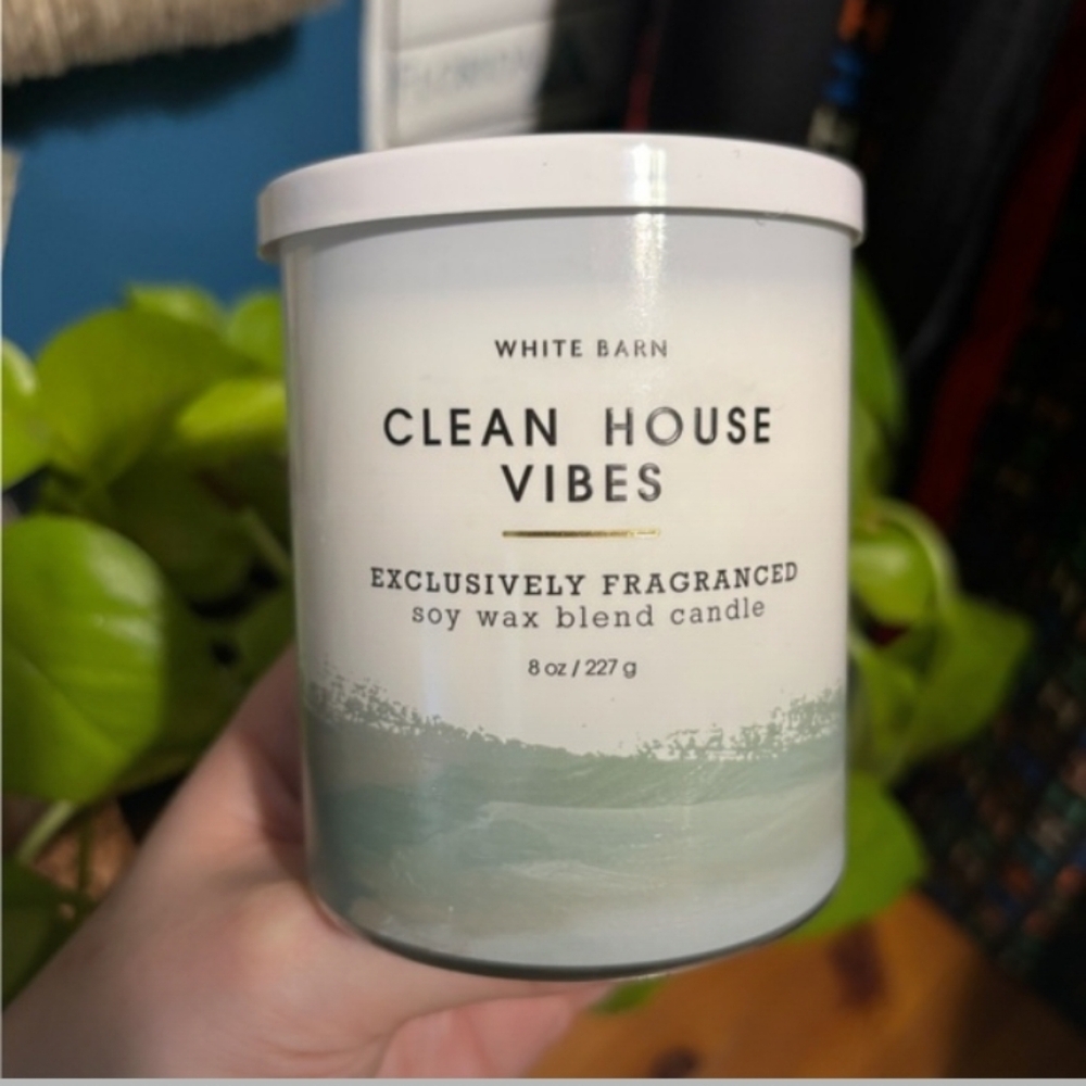 White Barn Clean House Vibes Candle -8oz 🤍💚 - Picture 3 of 3